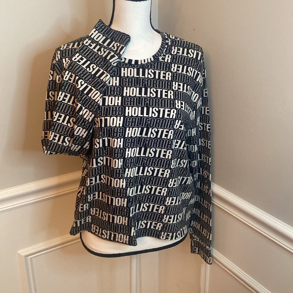 Hollister Tee size Large Black and White boho t-shirt Fall cozy long sleeves